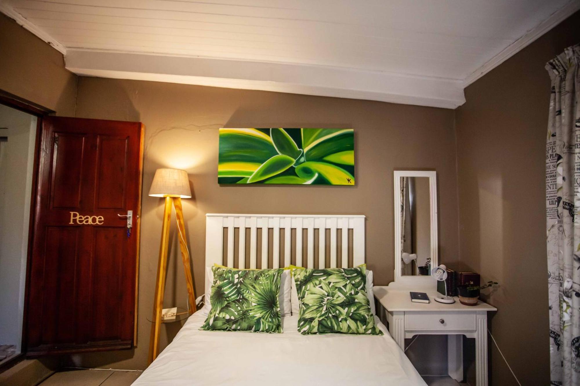 Flametree Guesthouse Свелендам Номер фото